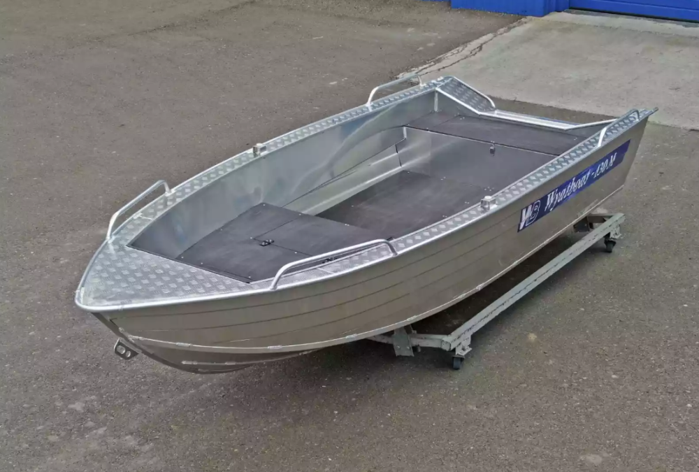 Алюминиевая лодка  Wyatboat-430М FISH в Евпатории