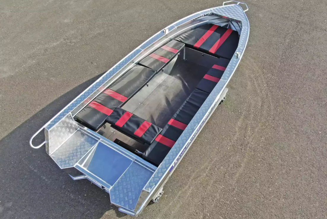 Алюминиевая лодка Wyatboat-390РМ увеличенный борт в Евпатории
