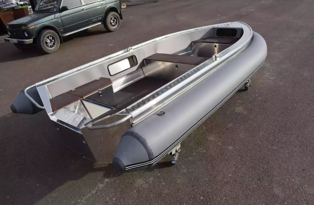 Алюминиевая лодка Wyatboat-370 в Евпатории