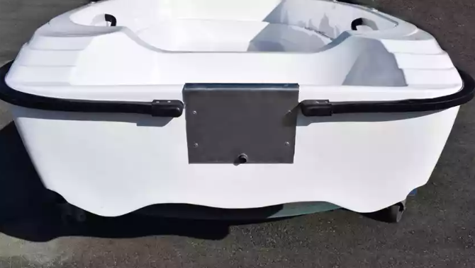 Стеклопластиковая лодка Пингвин (тримаран) в Евпатории