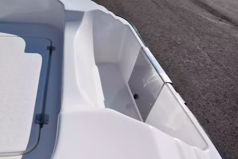 Стеклопластиковая лодка Пингвин (тримаран) в Евпатории