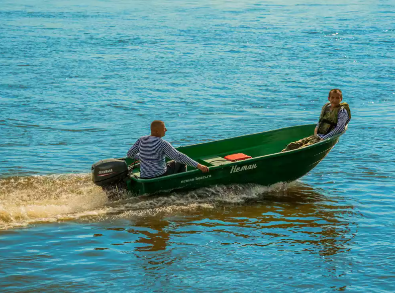 Стеклопластиковая лодка Neman-340 (тримаран) в Евпатории