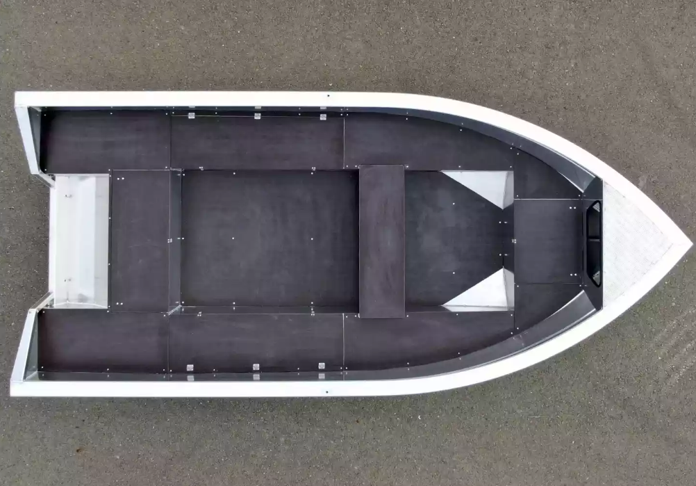 Алюминиевая лодка  Неман-420 в Евпатории