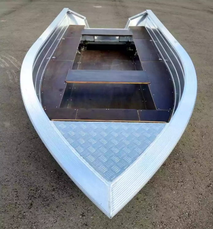 Алюминиевая лодка Неман-400 в Евпатории