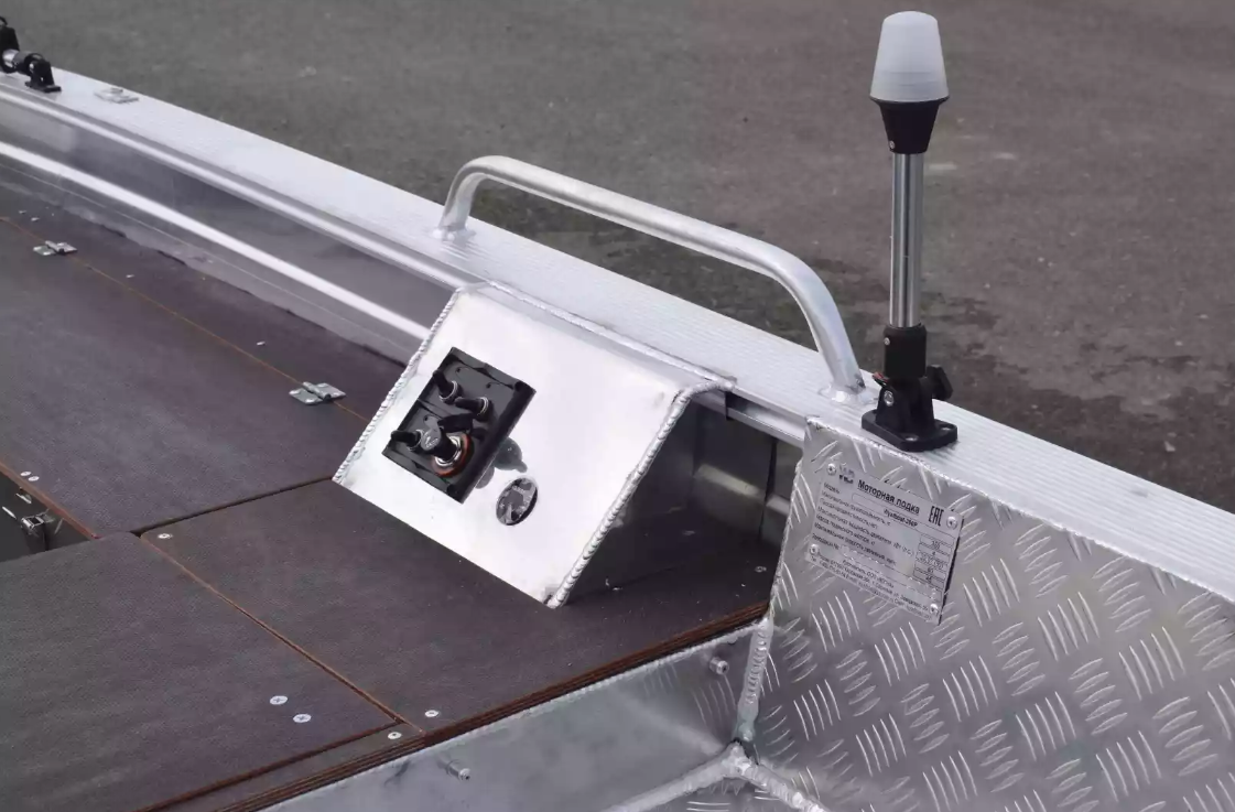 Алюминиевая лодка Wyatboat-390РМ в Евпатории