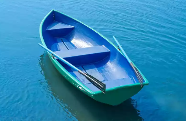 Стеклопластиковая лодка Дельфин в Евпатории
