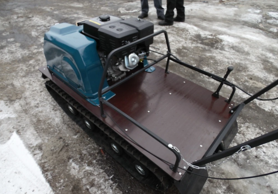 Мотобуксировщик AhtaR LR13 с реверс-вариатором Буран (задний ход) в Евпатории