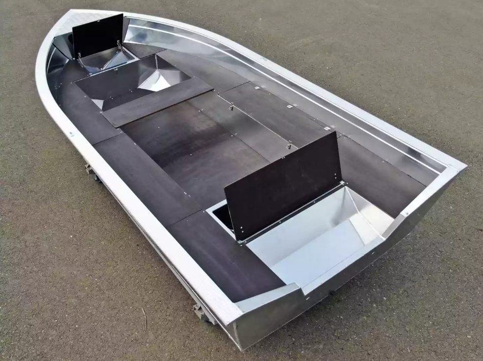 Алюминиевая лодка  Неман-420 в Евпатории