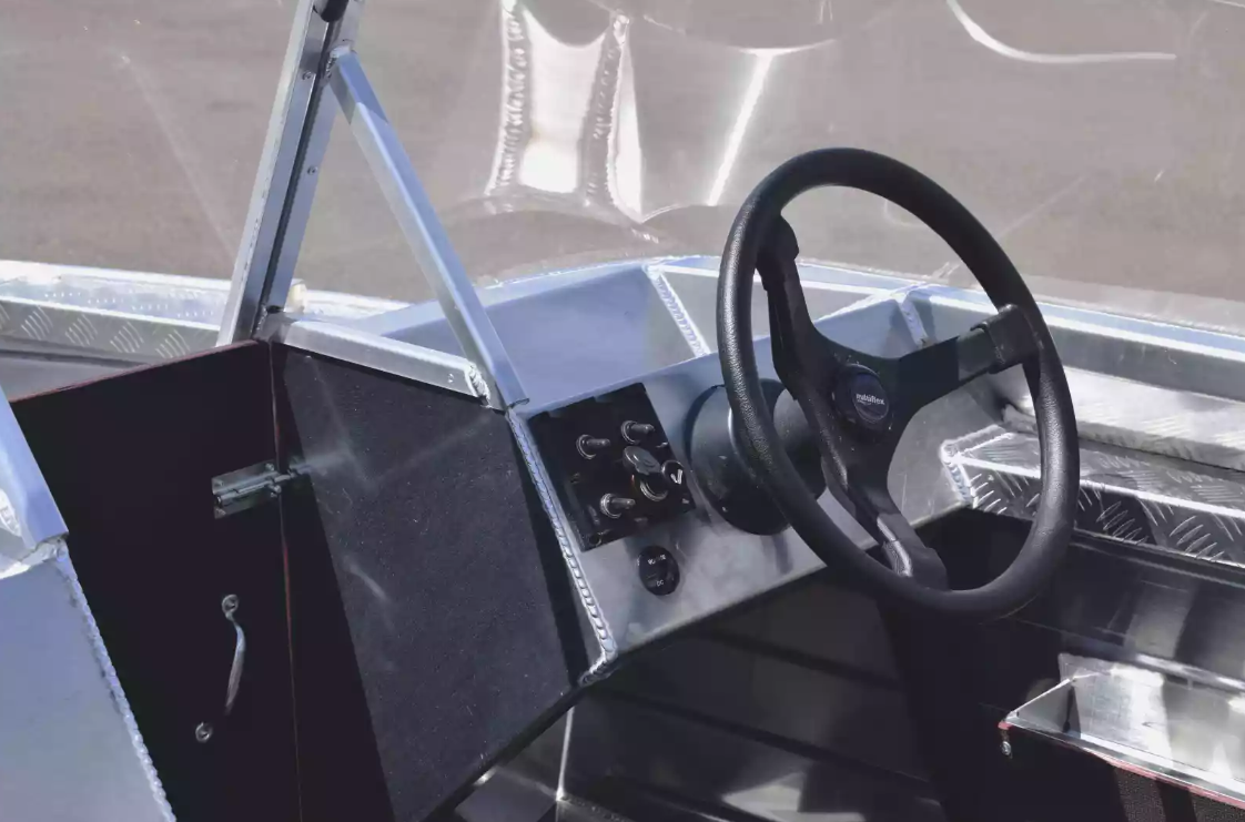 Алюминиевая лодка Wyatboat-390 DCM в Евпатории