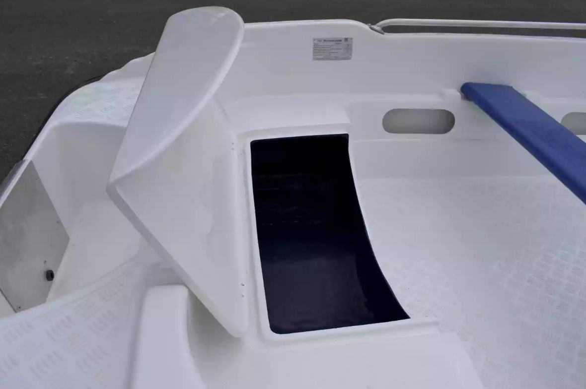 Стеклопластиковая лодка Пингвин New (тримаран) в Евпатории