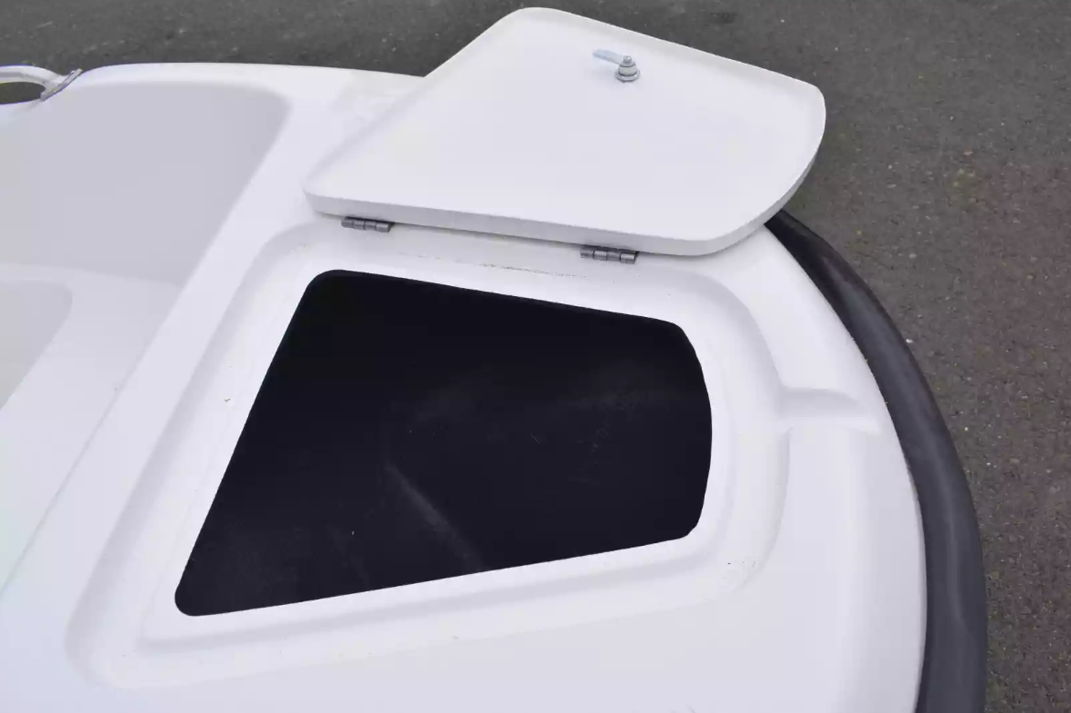 Стеклопластиковая лодка Пингвин New (тримаран) в Евпатории