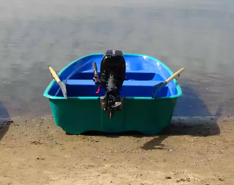 Стеклопластиковая лодка Старт (тримаран) в Евпатории