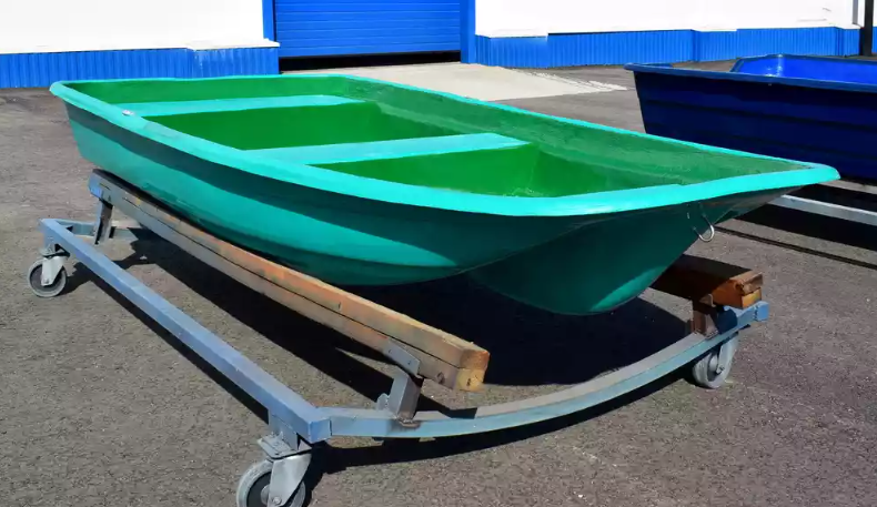 Стеклопластиковая лодка Старт (тримаран) в Евпатории