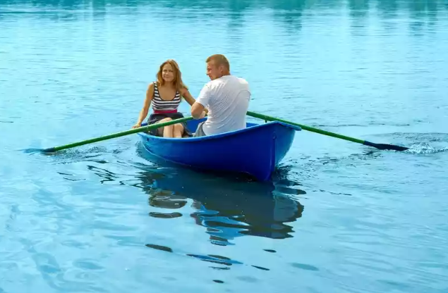 Стеклопластиковая лодка Дельфин в Евпатории