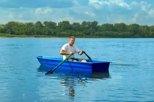 Стеклопластиковая лодка Малютка в Евпатории