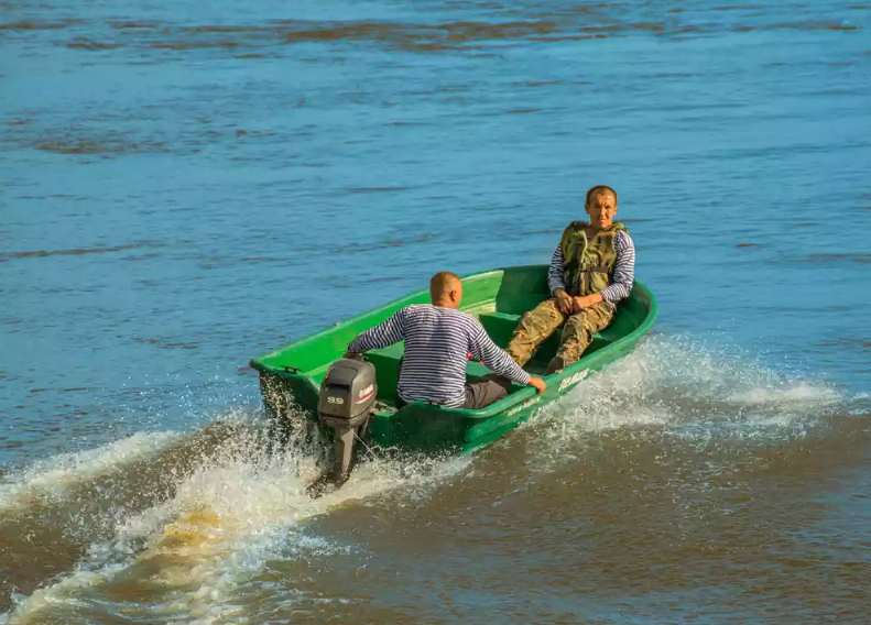 Стеклопластиковая лодка Neman-340 (тримаран) в Евпатории