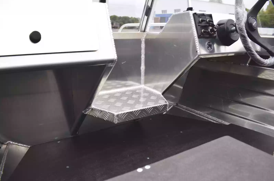 Алюминиевая лодка  Neman-400 PRO в Евпатории