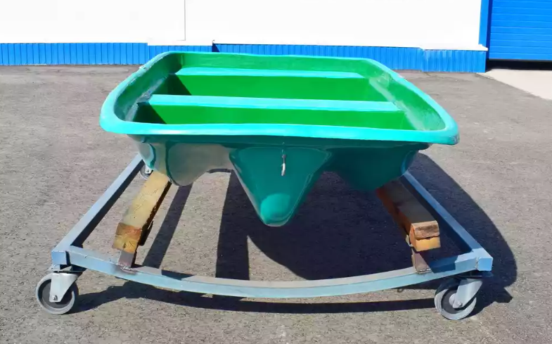 Стеклопластиковая лодка Старт (тримаран) в Евпатории