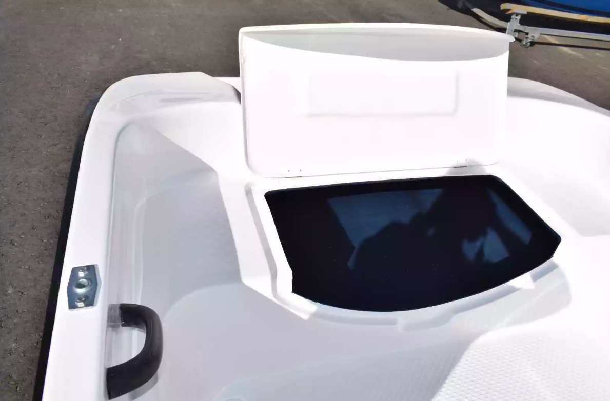 Стеклопластиковая лодка Пингвин (тримаран) в Евпатории