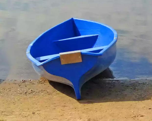 Стеклопластиковая лодка Омуль в Евпатории