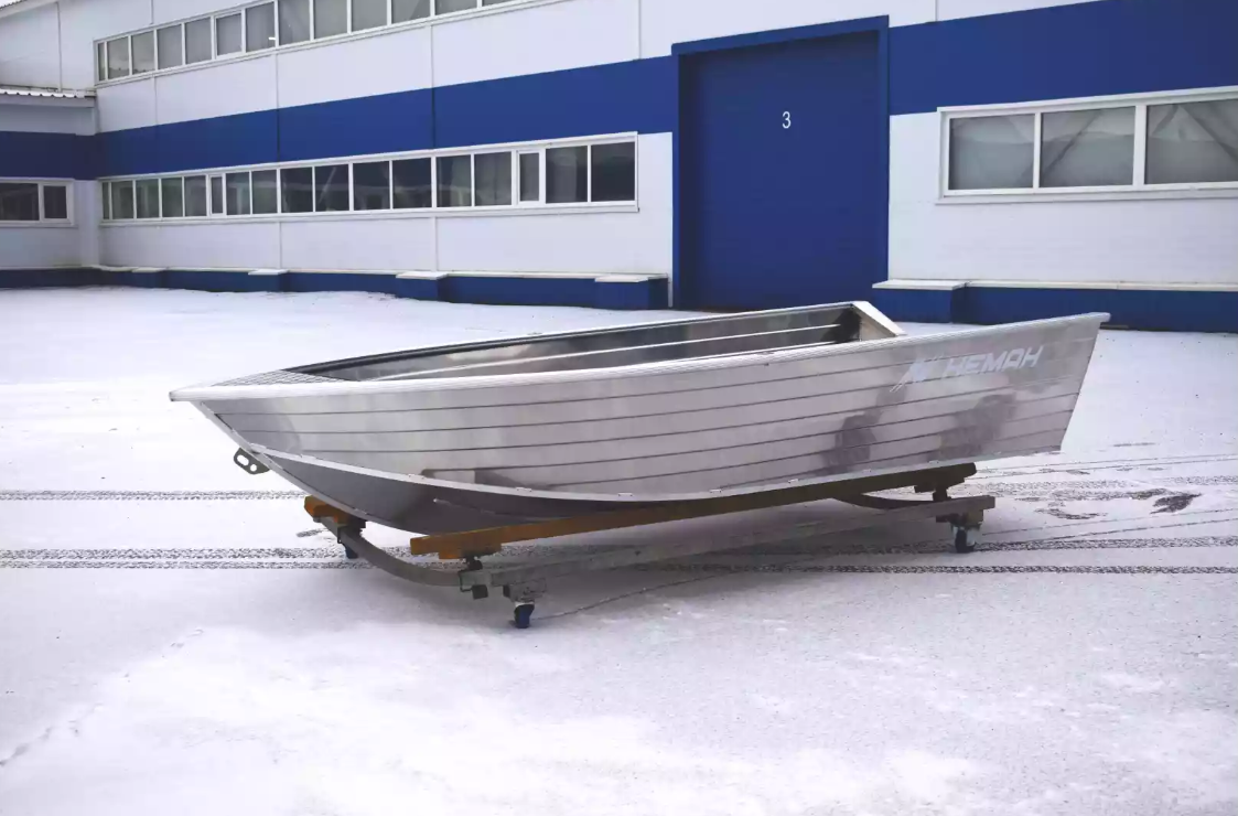 Алюминиевая лодка Неман-400 в Евпатории