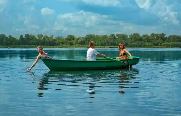 Стеклопластиковая Лодка Голавль в Евпатории