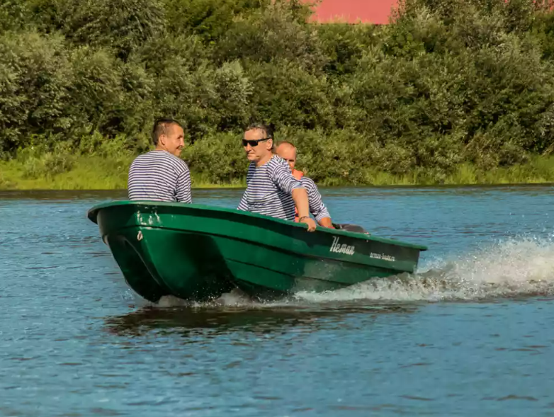 Стеклопластиковая лодка Neman-340 (тримаран) в Евпатории