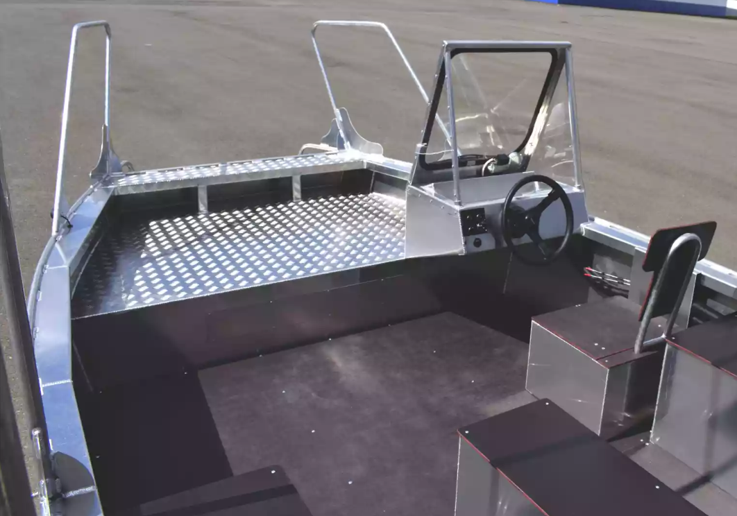 Алюминиевая лодка Wyatboat-600 в Евпатории