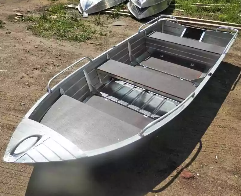 Алюминиевая лодка Вятка-Профи 37 в Евпатории
