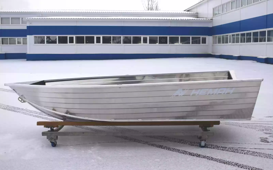 Алюминиевая лодка Неман-400 в Евпатории