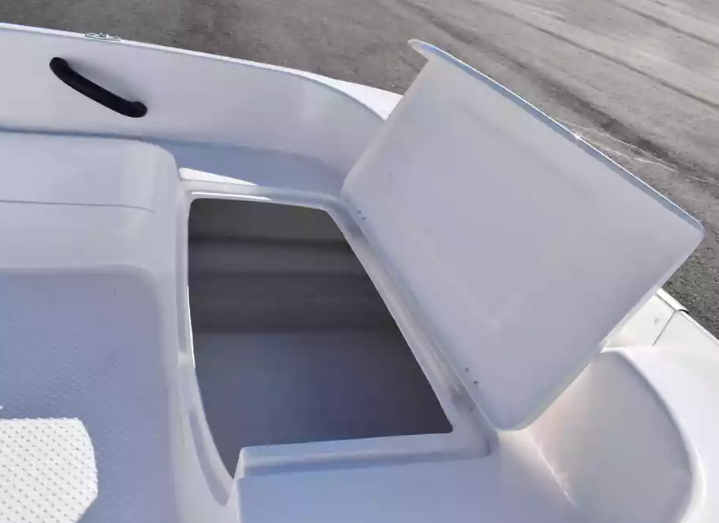 Стеклопластиковая лодка Пингвин (тримаран) в Евпатории