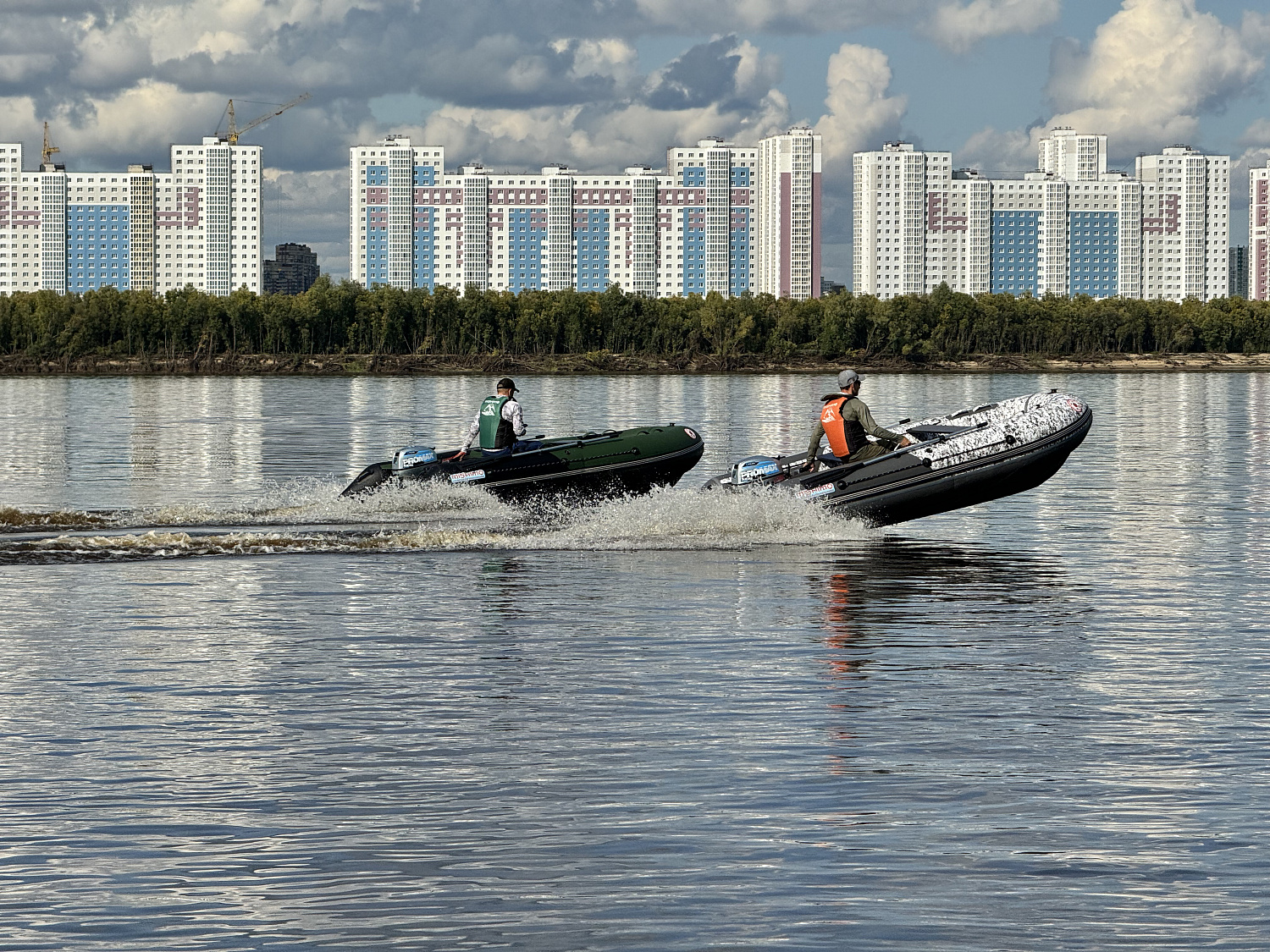 Лодка MISHIMO BIG FLOOR 440 в Евпатории