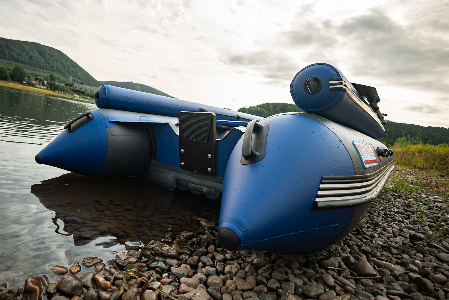 Лодка MISHIMO RIVER FJET PRO 430  под водомет в Евпатории