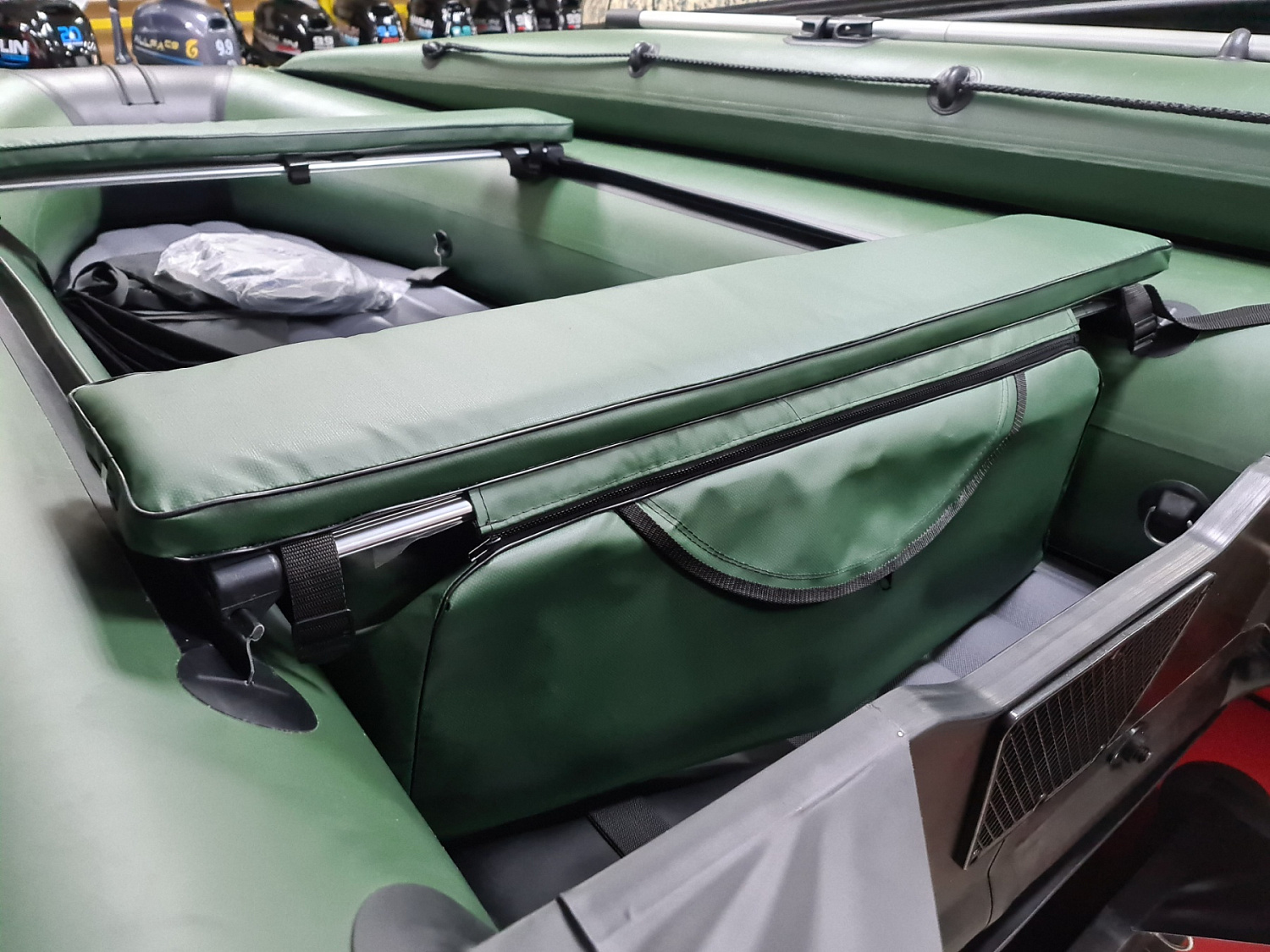 КОМПЛЕКТ МЯГКИХ НАКЛАДОК С СУМКОЙ ДЛЯ ЛОДОК 90Х20 ЗЕЛЕНЫЙ в Евпатории