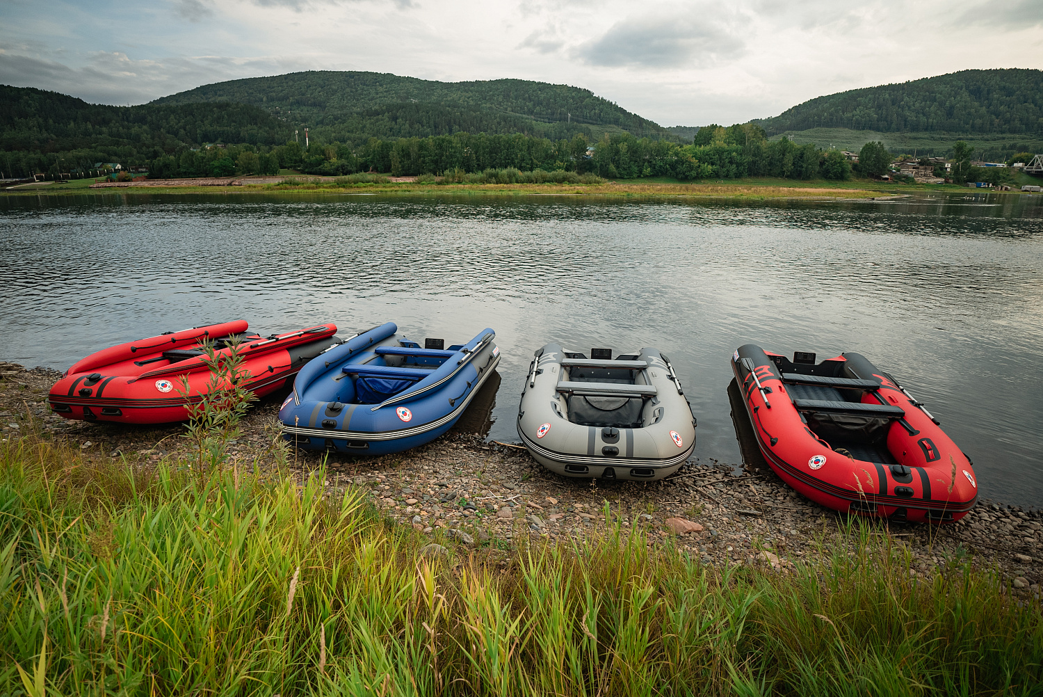 Лодка MISHIMO RIVER FJET PRO 430  под водомет в Евпатории