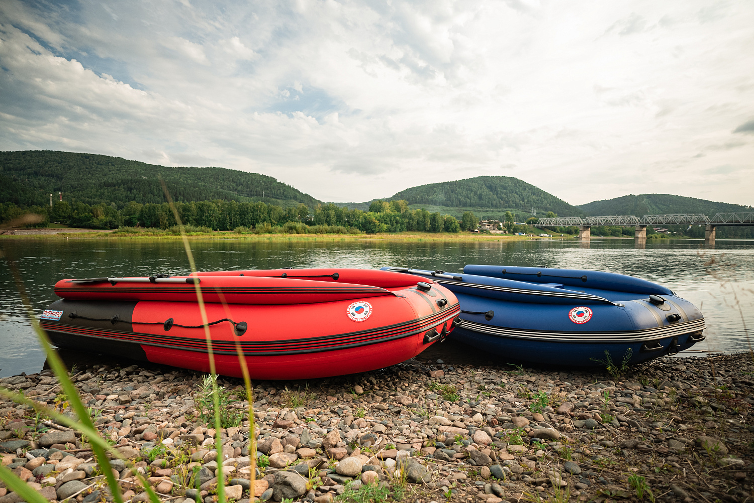 Лодка MISHIMO RIVER FJET PRO 430  под водомет в Евпатории