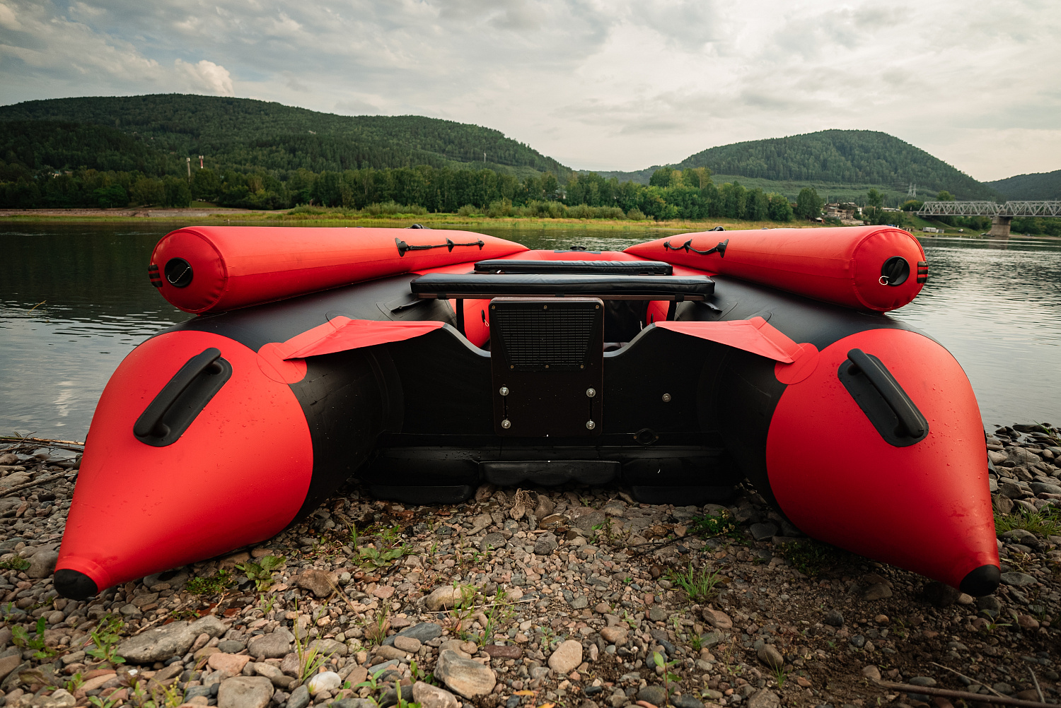 Лодка MISHIMO RIVER FJET PRO 430  под водомет в Евпатории