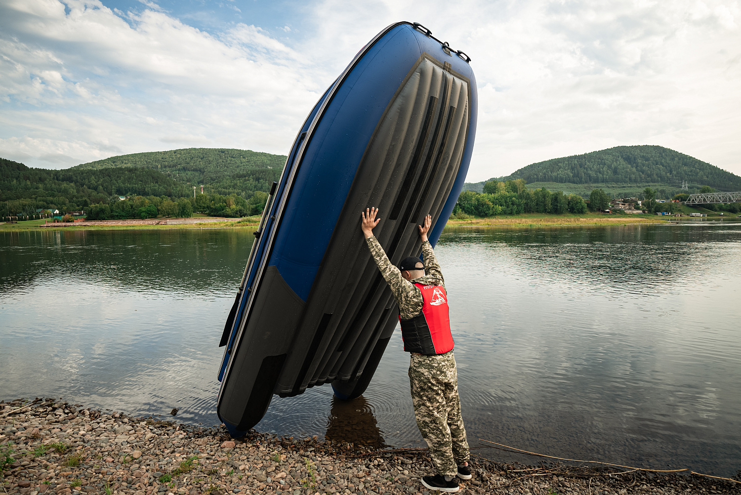 Лодка MISHIMO RIVER FJET PRO 430  под водомет в Евпатории