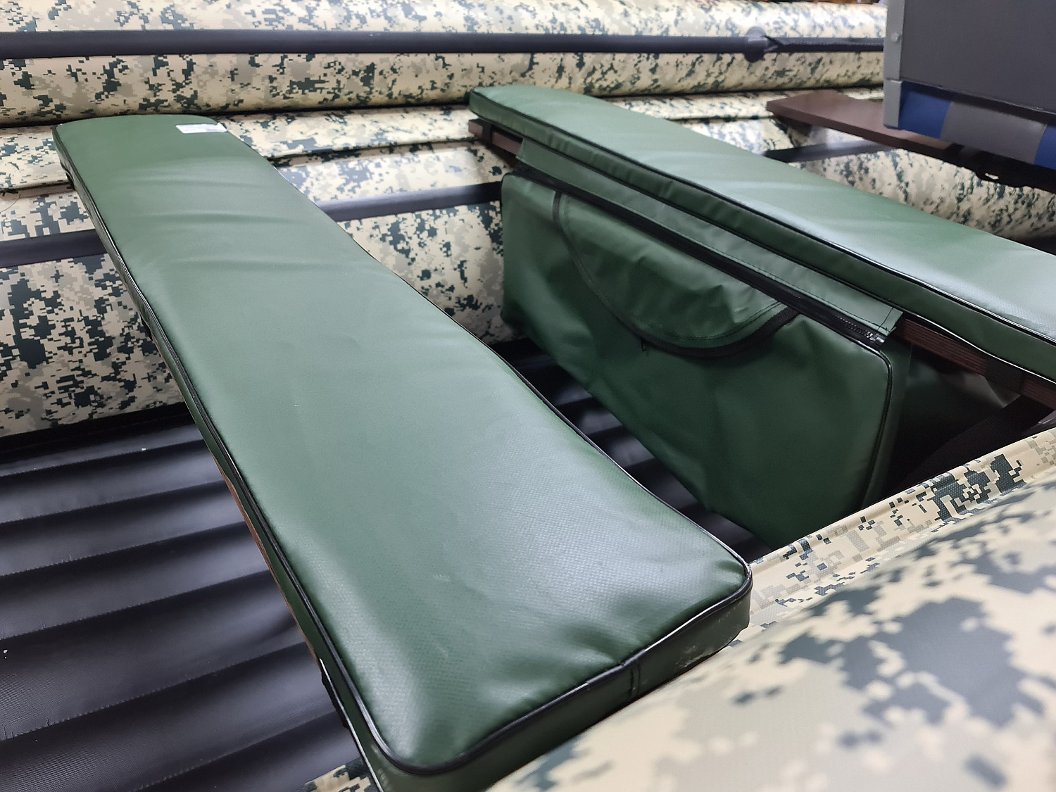 КОМПЛЕКТ МЯГКИХ НАКЛАДОК С СУМКОЙ ДЛЯ ЛОДОК 80Х20 ЗЕЛЕНЫЙ в Евпатории