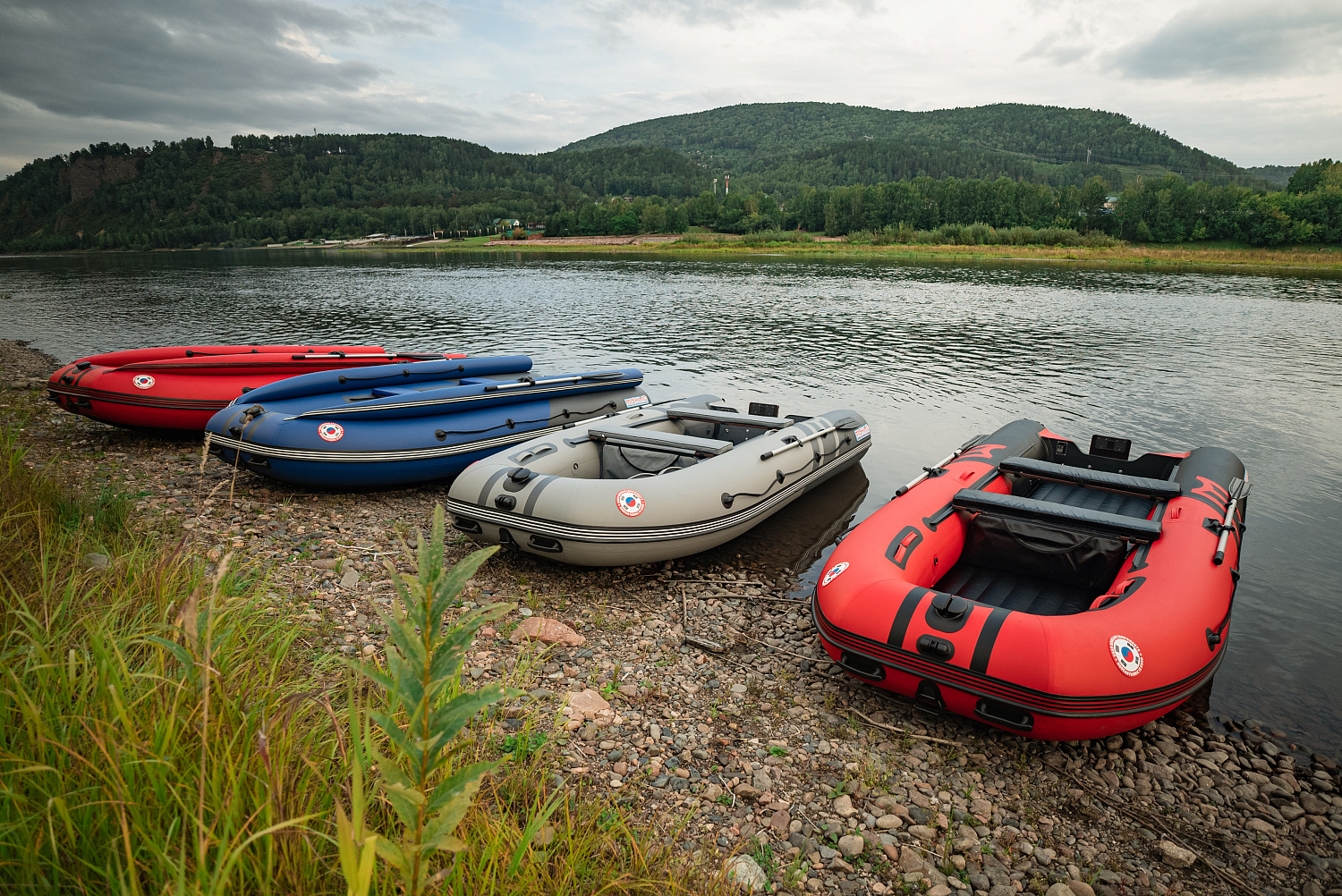 Лодка MISHIMO RIVER FJET PRO 430  под водомет в Евпатории