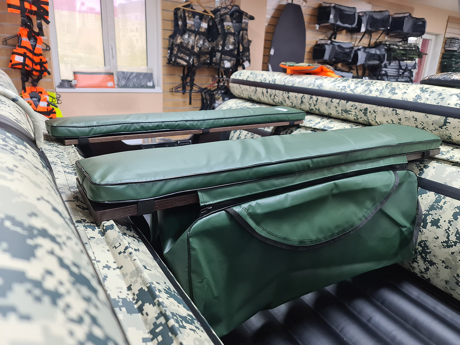 КОМПЛЕКТ МЯГКИХ НАКЛАДОК С СУМКОЙ ДЛЯ ЛОДОК 80Х20 ЗЕЛЕНЫЙ в Евпатории