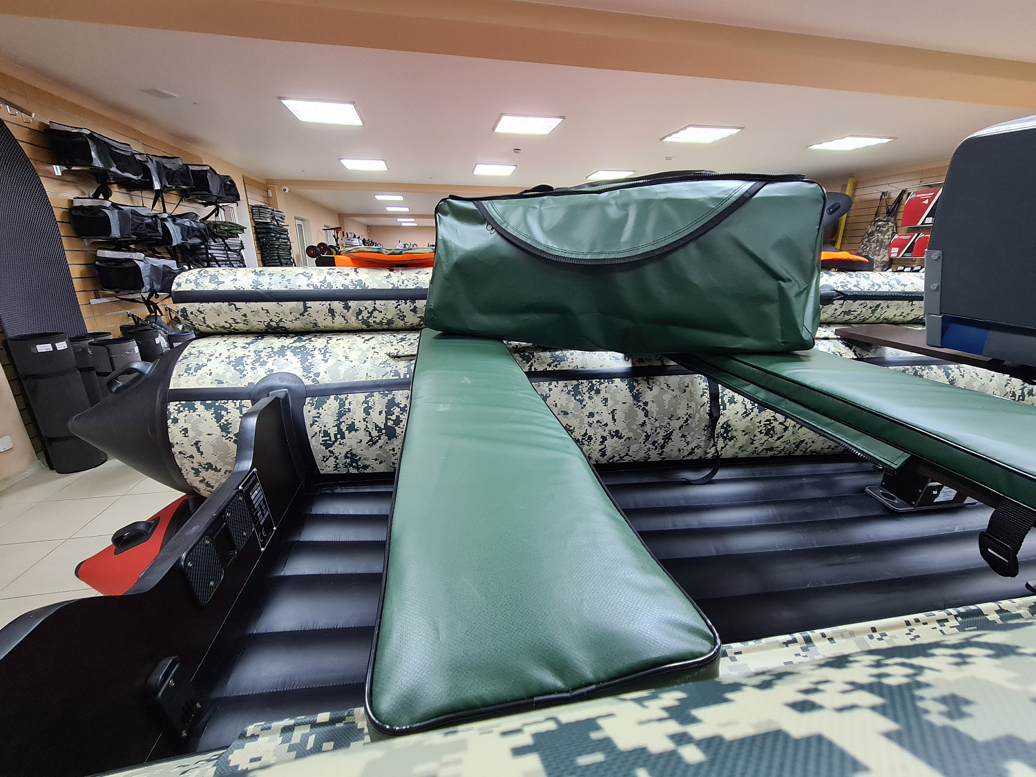 КОМПЛЕКТ МЯГКИХ НАКЛАДОК С СУМКОЙ ДЛЯ ЛОДОК 80Х20 ЗЕЛЕНЫЙ в Евпатории